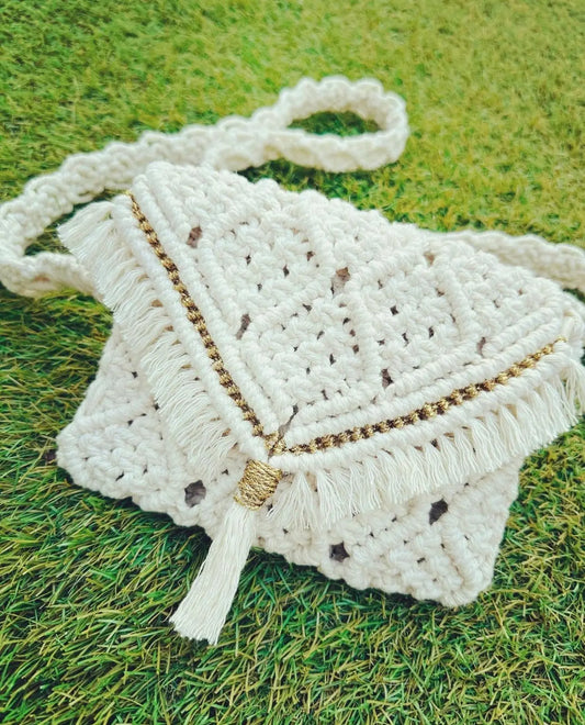 Pochette macramé ton naturel avec liseré or - Les ficelles de Chanel